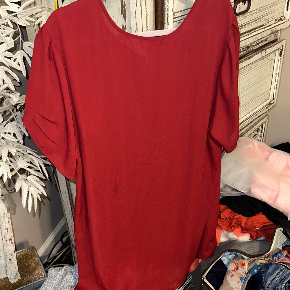 Signature Studio Red Embroidered Blouse with tassels 2x short sleeve 100 poly - Picture 2 of 6